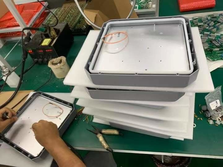 Shenzhen Jutai Comm Co., Ltd. línea de producción del fabricante